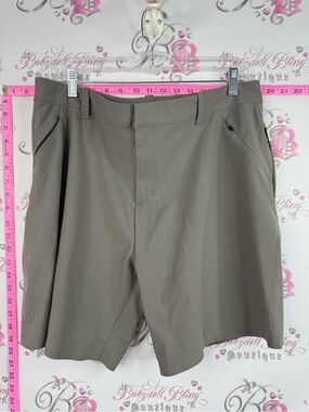 FWD shorts grey Men's Performance Golf Shorts in Olive Green